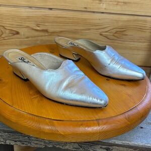 Shoestrings Vintage Silver Metallic Mules Pointed Toe Kitten Heel France Size 8M